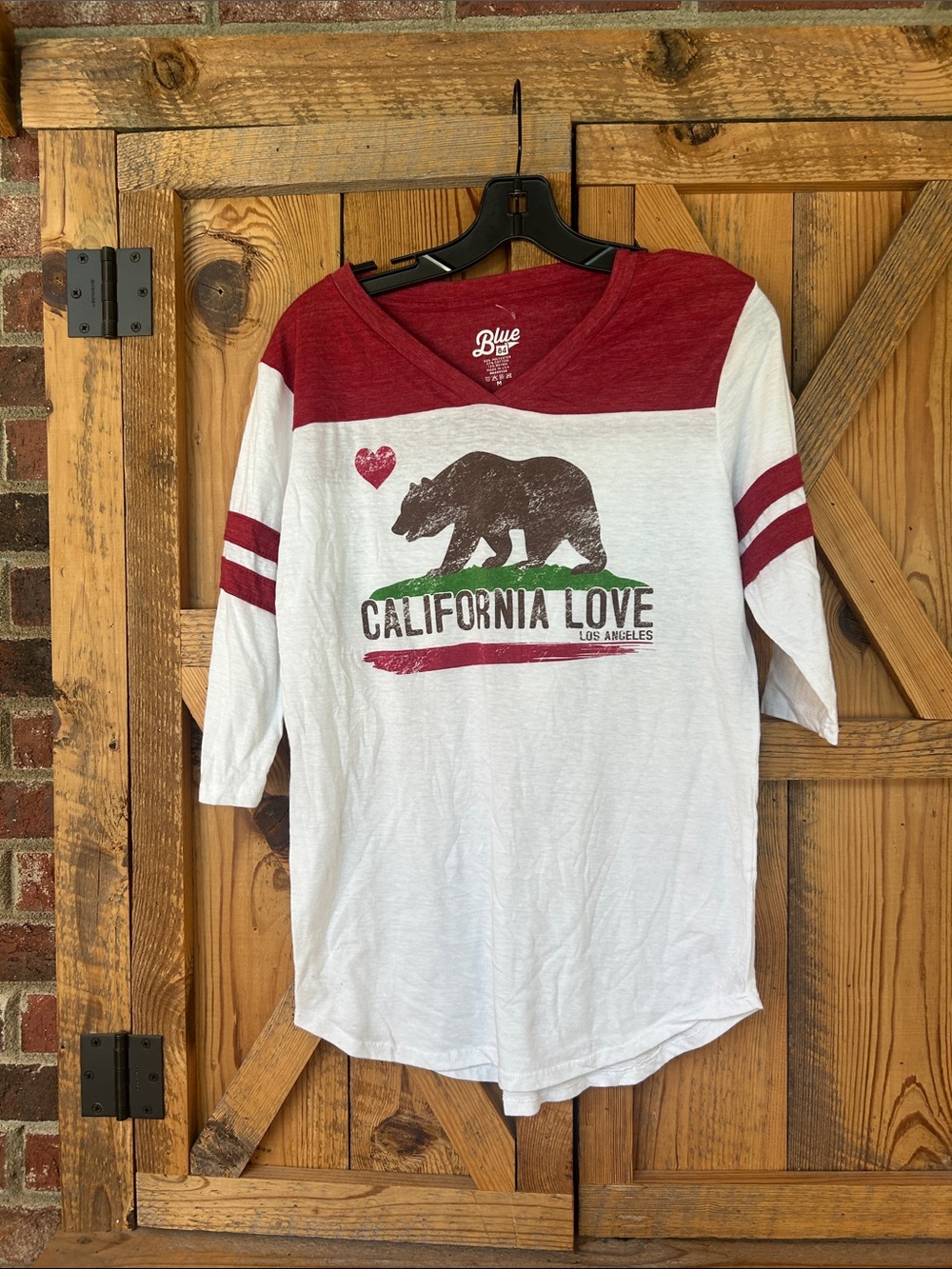 Blue 84 White & Burgundy California Love Raglan Tee Women’s medium NWOT